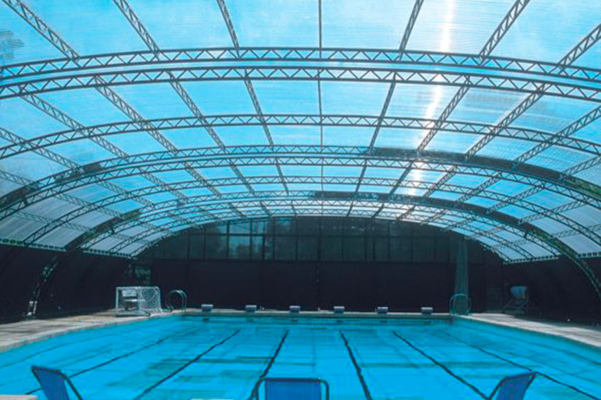 Plaque polycarbonate ondulée piscine